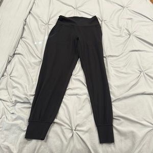 size 4 lululemon pants